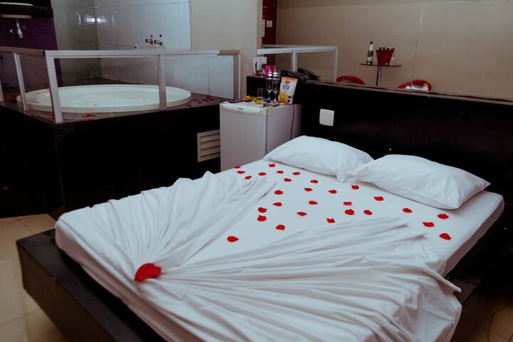 Room 4 of 52