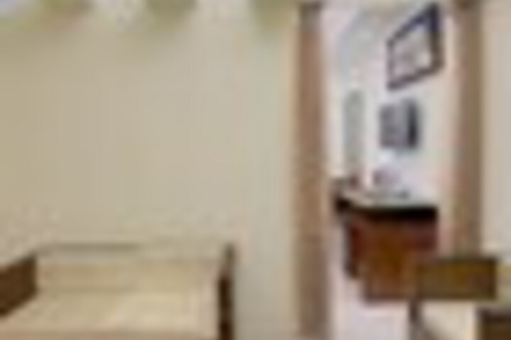 Room 23 of 117