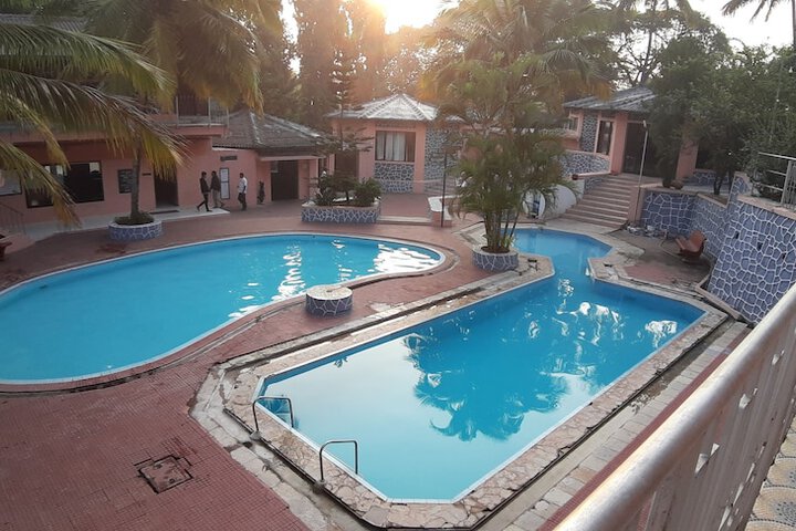 Pool 73 of 157