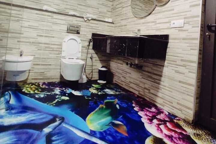 Room 9 of 10