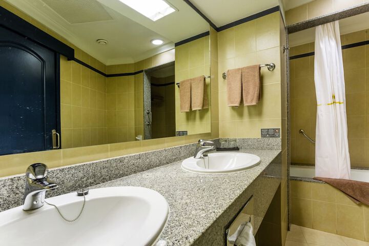 Room 45 of 130