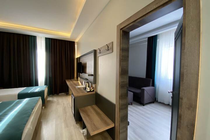Room 6 of 23