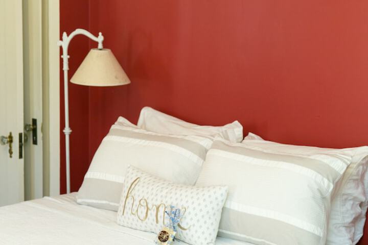 Room 7 of 27