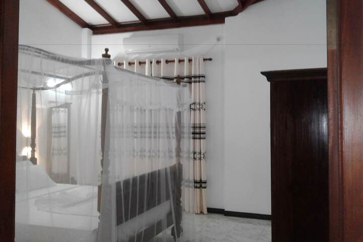 Room 14 of 123