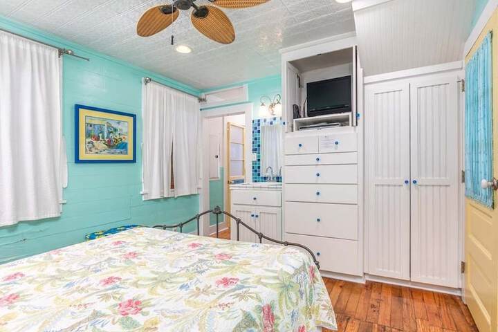 Room 6 of 43