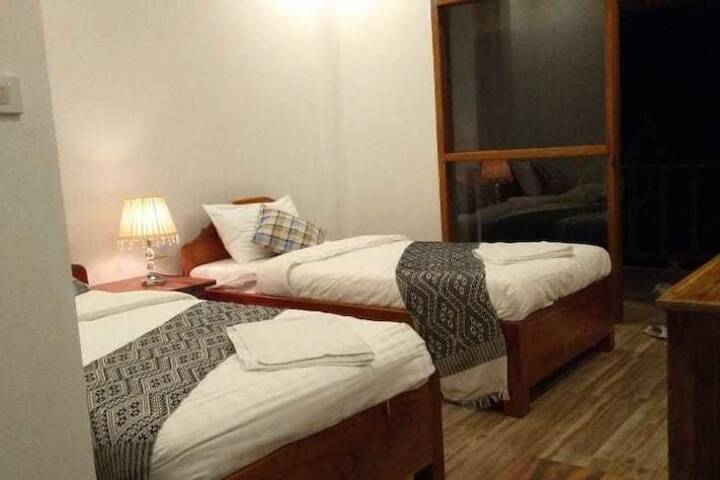 Room 5 of 28