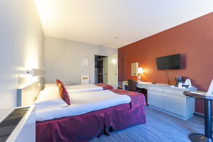 Room 10 of 61