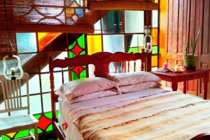 Room 4 of 17