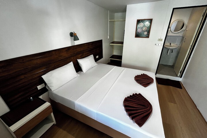 Room 22 of 156