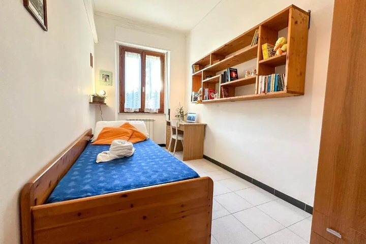 Room 2 of 2