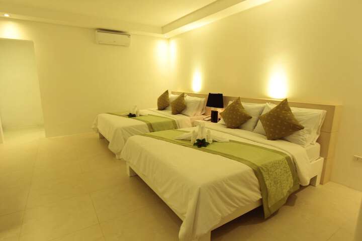 Room 6 of 32