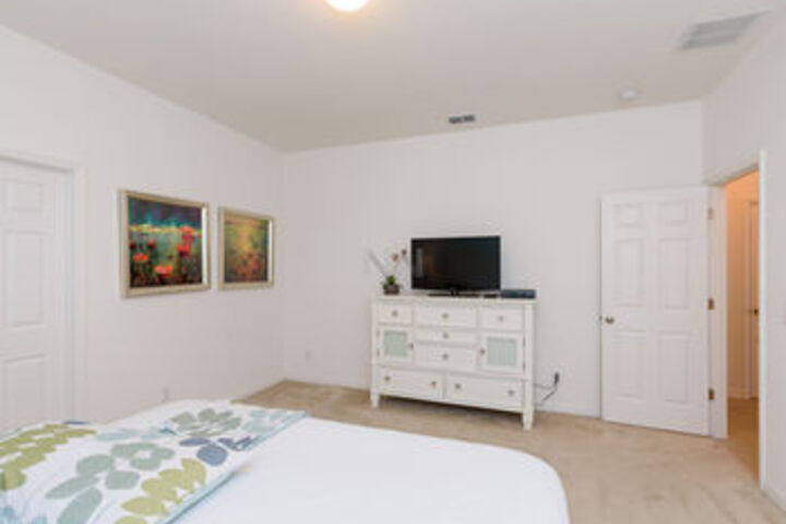 Room 304 of 687