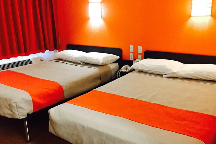Room 16 of 37