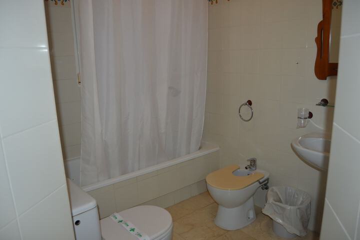 Room 11 of 38