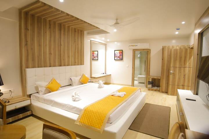 Room 8 of 36