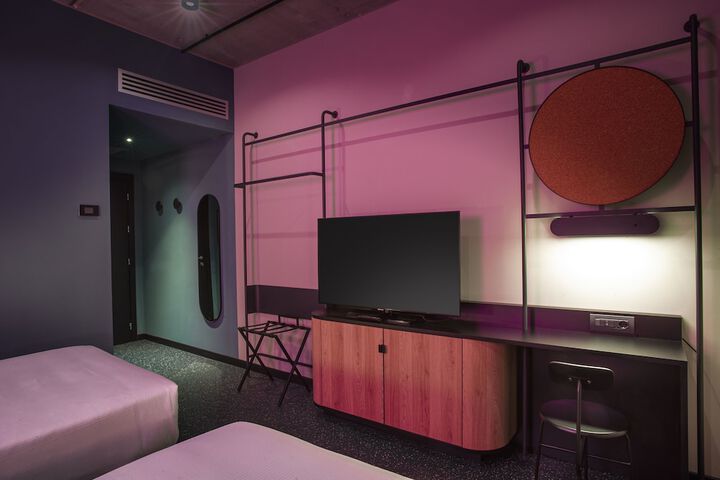 Room 11 of 47