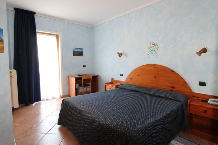 Room 5 of 61