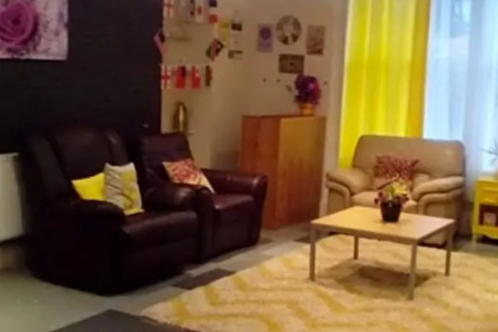 Room 9 of 14