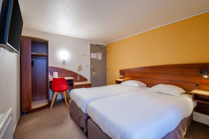 Room 18 of 65