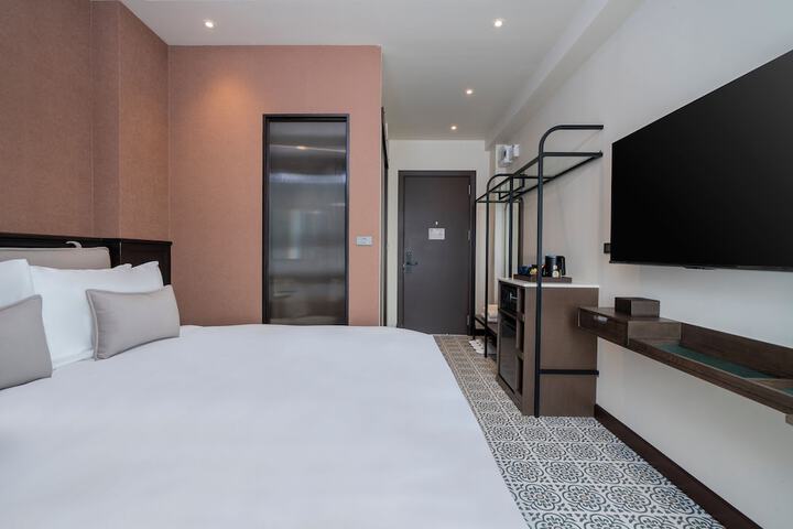 Room 17 of 39