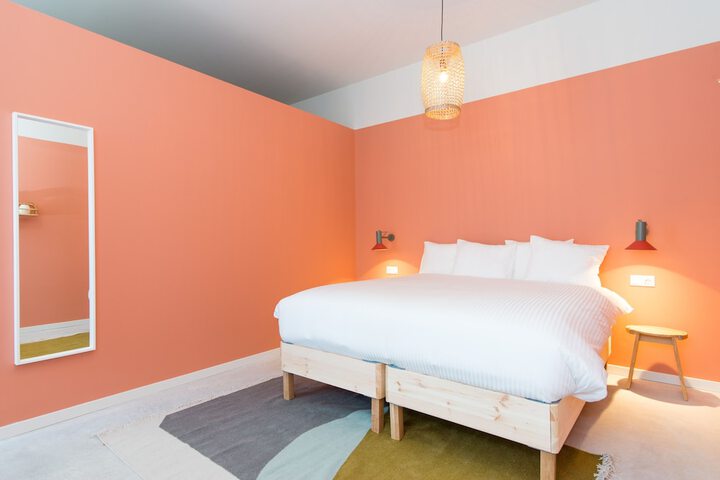 Room 3 of 50