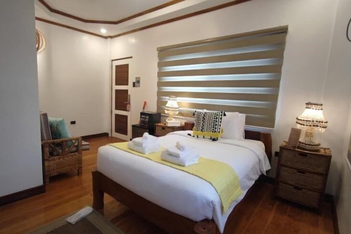 Room 5 of 119