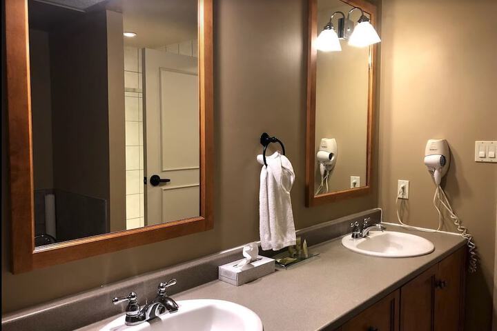 Room 70 of 123