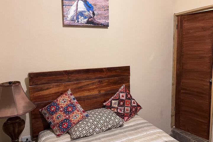 Room 6 of 14