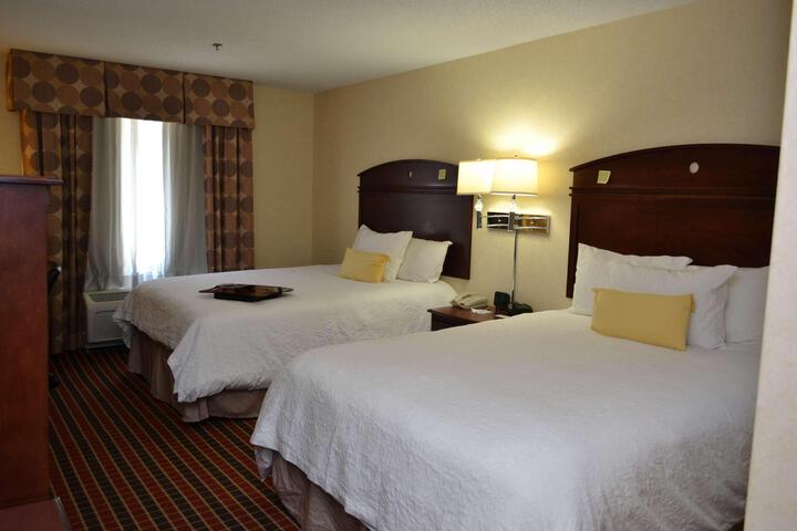 2 Queen Beds Hearing Accessible (2 of 8)