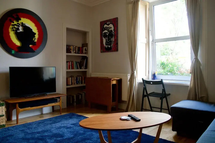 Room 8 of 14