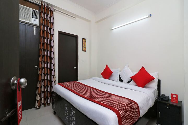 Room 8 of 22
