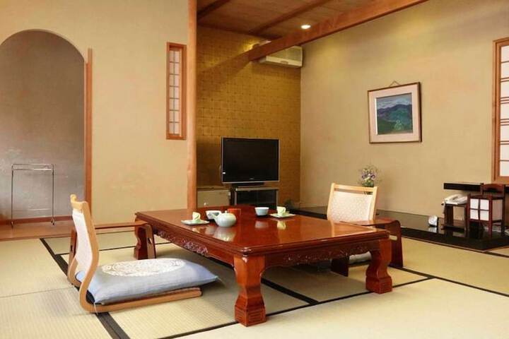 Room 29 of 128