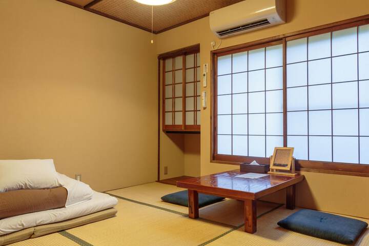 Room 14 of 65