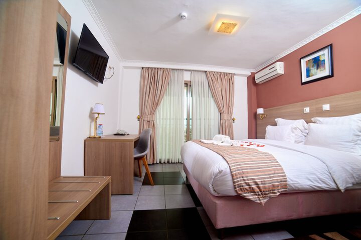 Room 28 of 50