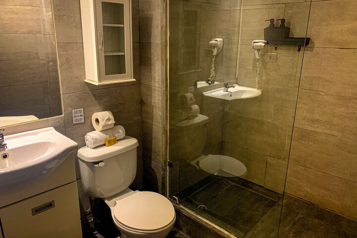 Room 65 of 83