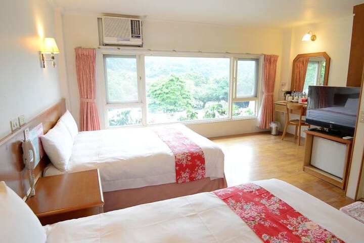 Room 12 of 36