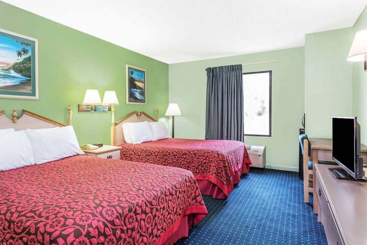 1 Queen Bed Mobility Accessible (3 of 3)