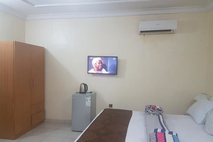 Room 4 of 20