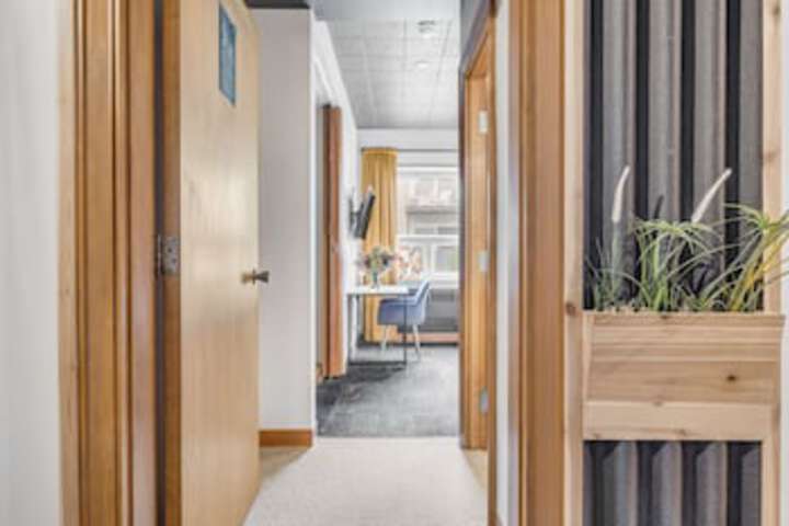 Room 31 of 147