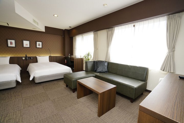 Room 27 of 109