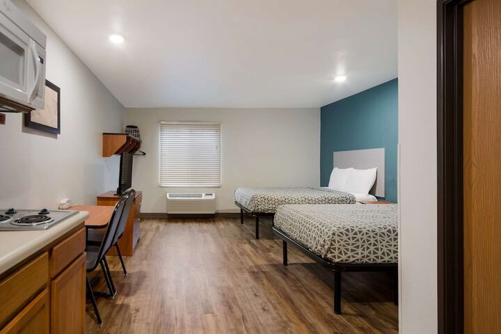 2 Double Beds (7 of 7)