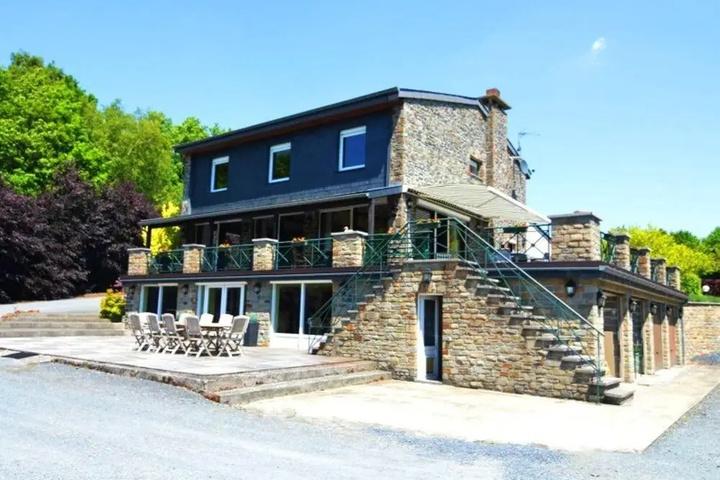 House With 5 Bedrooms in Bertogne With Wonderful Lake View, Enclosed Garden and Wifi
