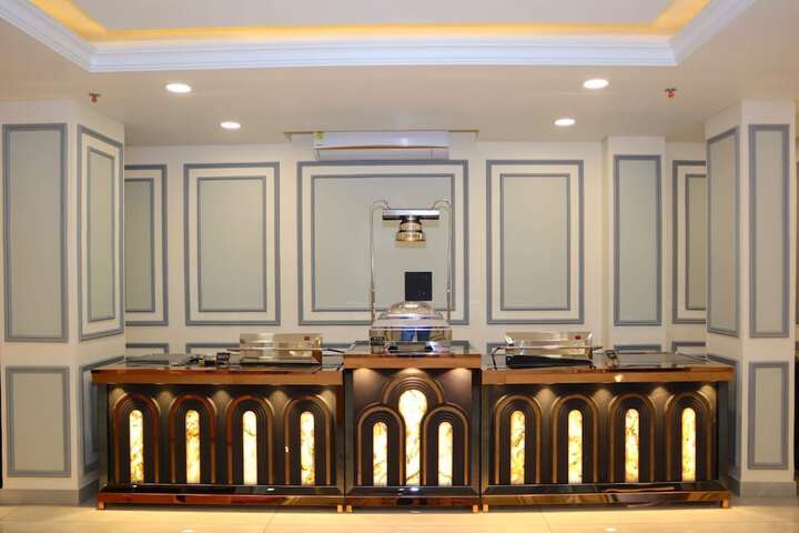 Ballroom/Hall 59 of 64