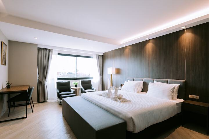 Room 16 of 100