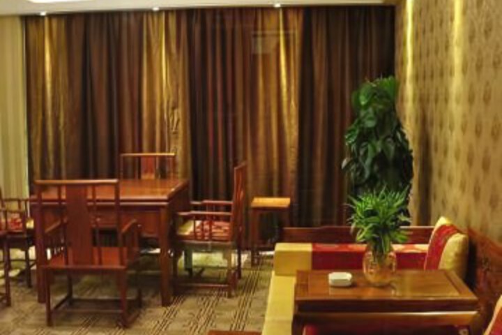Room 2 of 15
