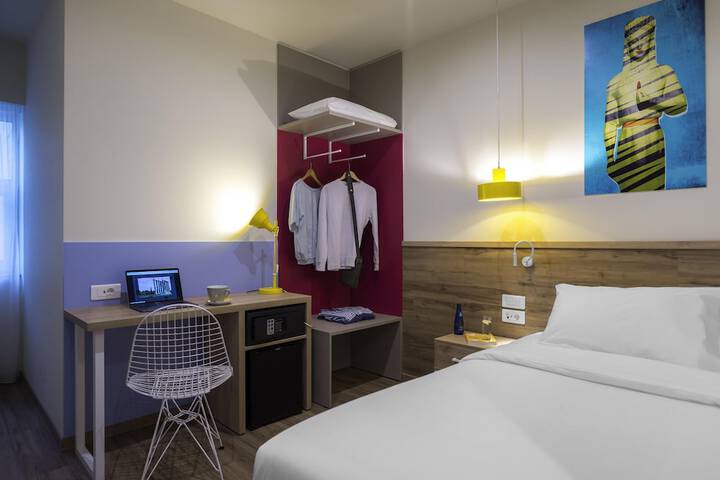 Room 28 of 88