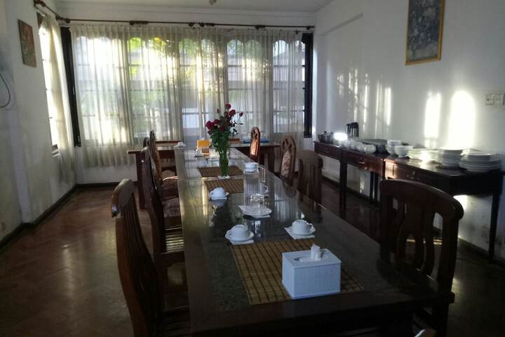 Room 20 of 33