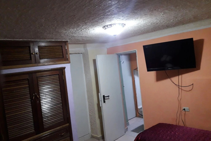 Room 5 of 14