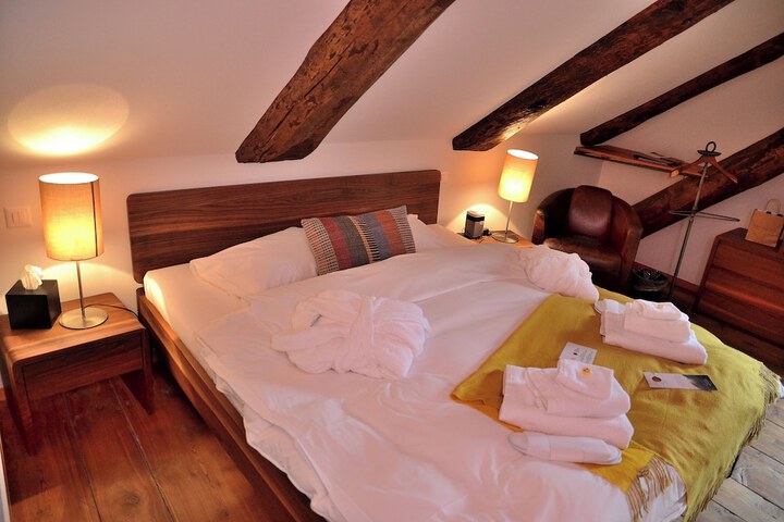 Room 4 of 57
