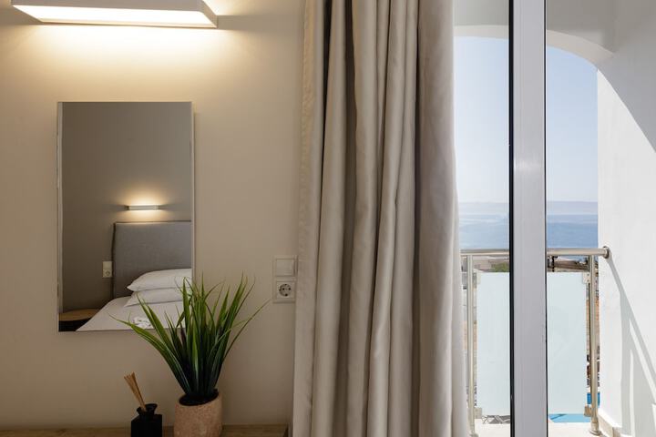 Room 15 of 69